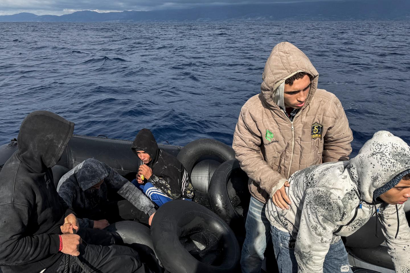 Immigration : les eurodéputés adoptent des nouvelles règles d’expulsion des sans-papiers avec une majorité de droite et d’extrême droite