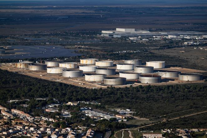 Tanques de óleo do complexo petroquímico de Fos-sur-Mer (Bouches-du-Rhône), 21 de novembro de 2025. 