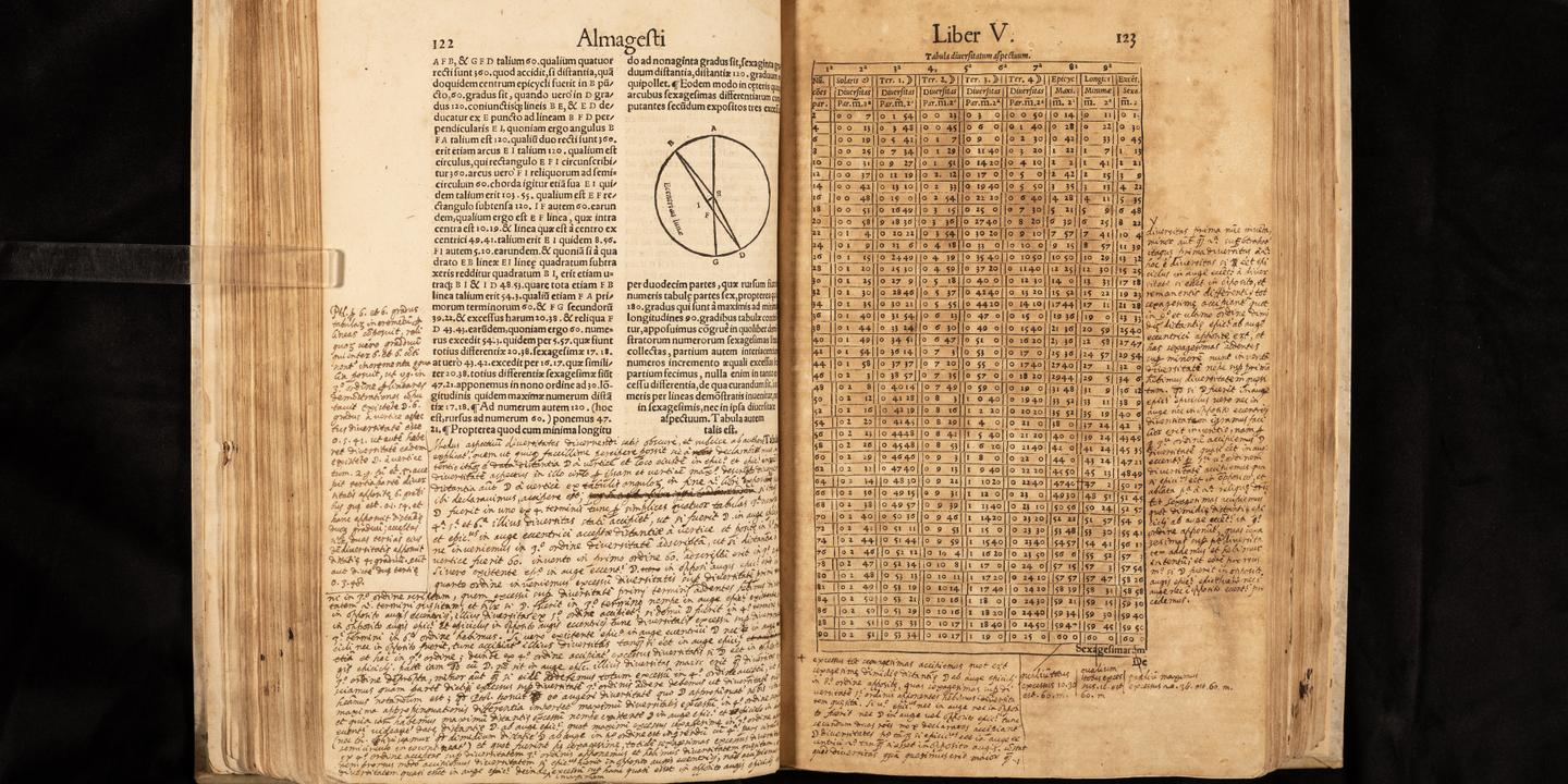 Des annotations de Galilée découvertes sur un traité d'astronomie de Ptolémée