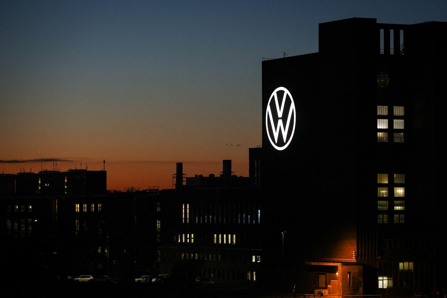 Le groupe Volkswagen, plombé par la crise, annonce un nouveau plan social