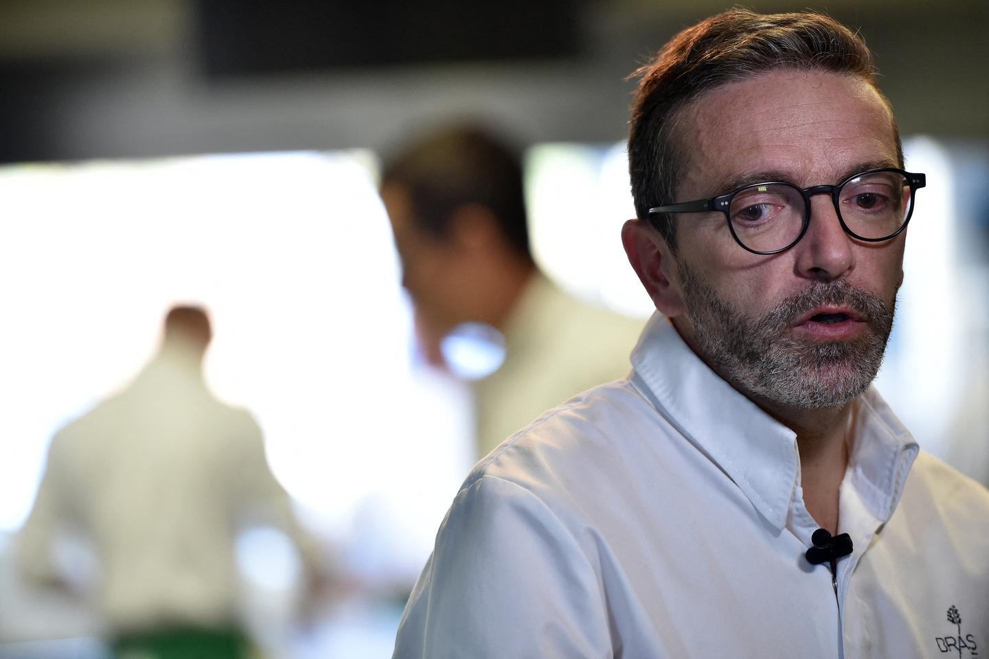 Guide Michelin : L’Ambroisie, à Paris, perd sa troisième étoile ; le chef Sébastien Bras rétrogradé