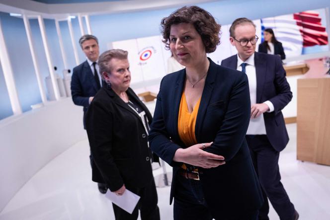 La maire sortante de Strasbourg et candidate à sa réélection pour le parti Les Ecologistes, Jeanne Barseghian (au centre), la candidate du Parti socialiste (PS), Catherine Trautmann (à gauche), et le candidat Horizons, Pierre Jakubowicz (à droite), à Strasbourg, le 11 mars 2026.