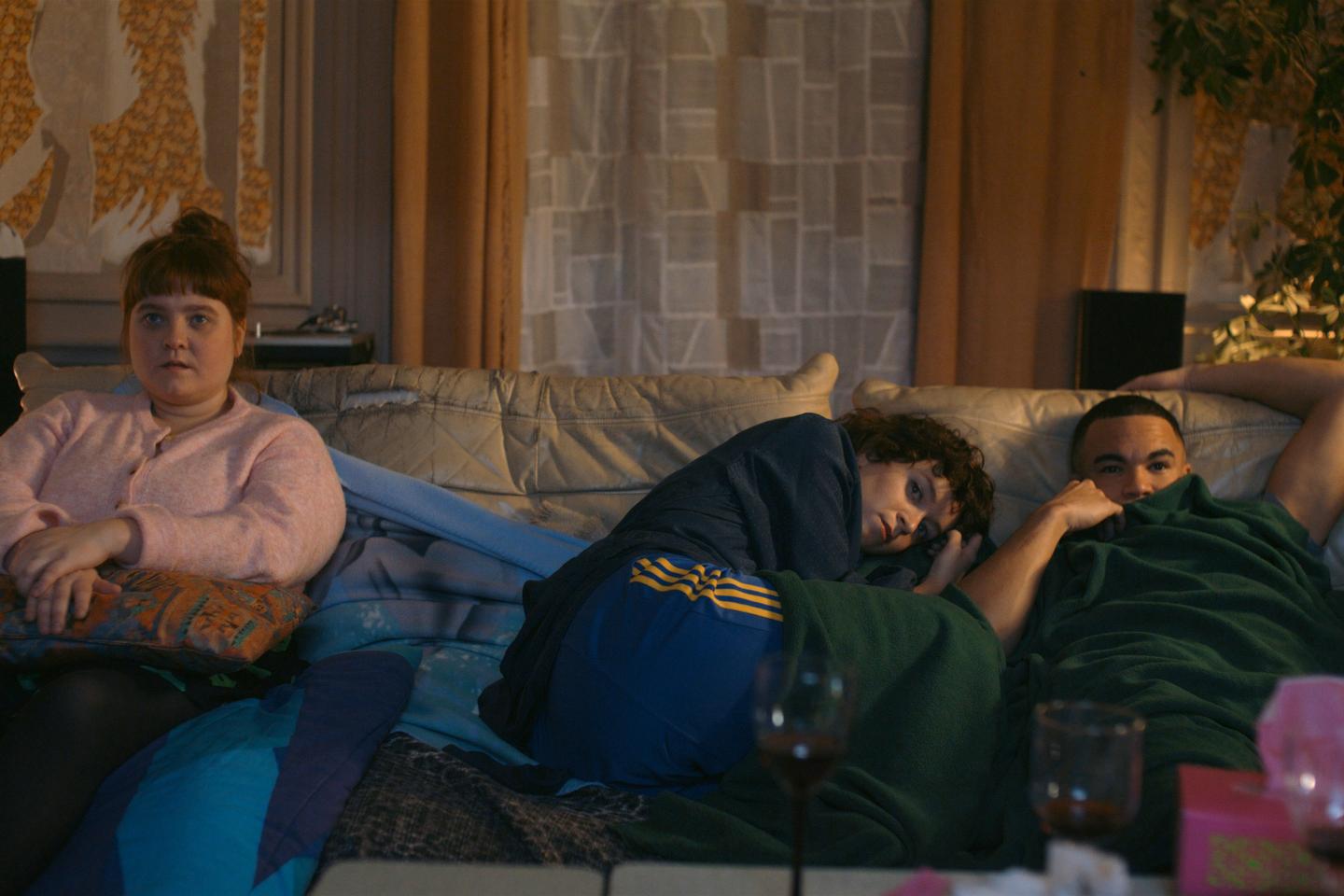 « Quelqu’un devrait interdire les dimanches après-midi », sur Arte : trio pour cinéphile, maître sushi et travailleuse précaire