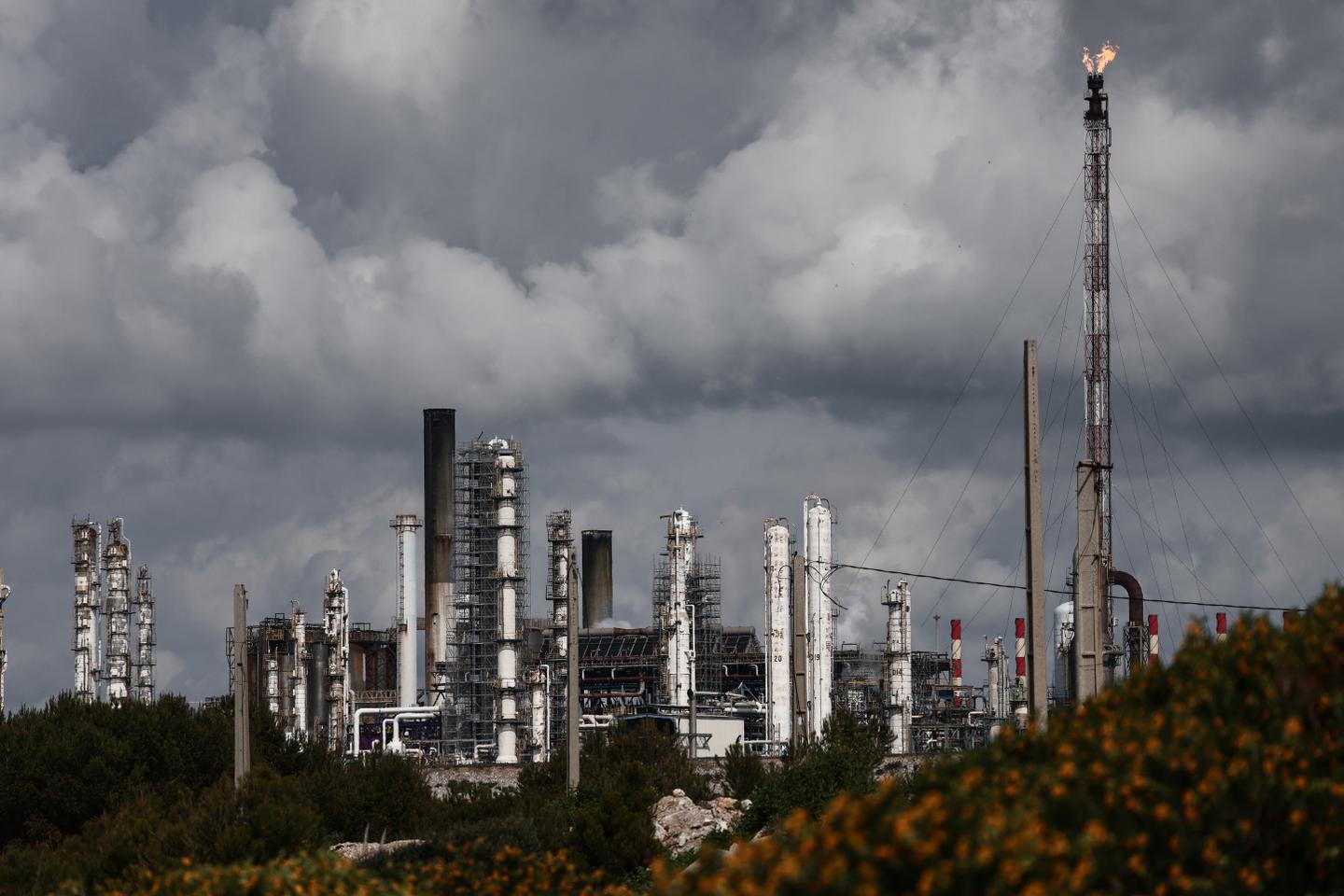 Le Haut Conseil pour le climat appelle à accélérer la sortie des énergies fossiles pour tenir les objectifs climatiques de la France