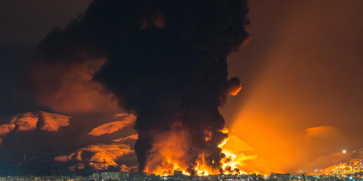 Iran : les bombardements d'infrastructures civiles, une stratégie pour paralyser le pays