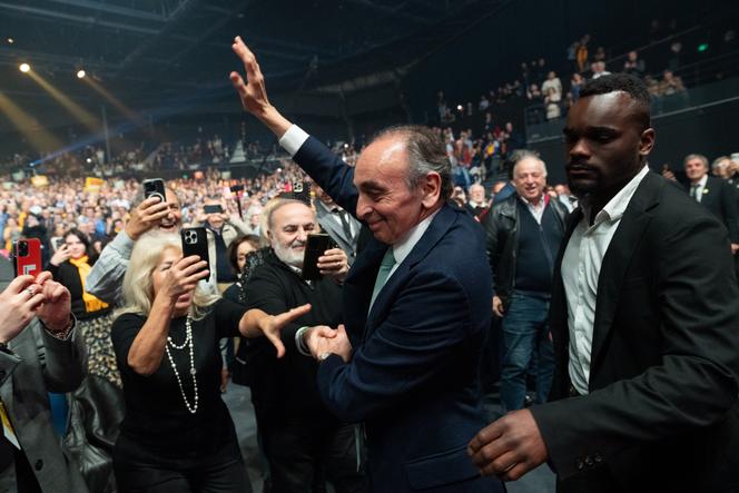 Eric Zemmour, presidente da Reconquête!, no encontro de Sarah Knafo, candidata a prefeita de Paris, em Paris, 9 de março de 2026.