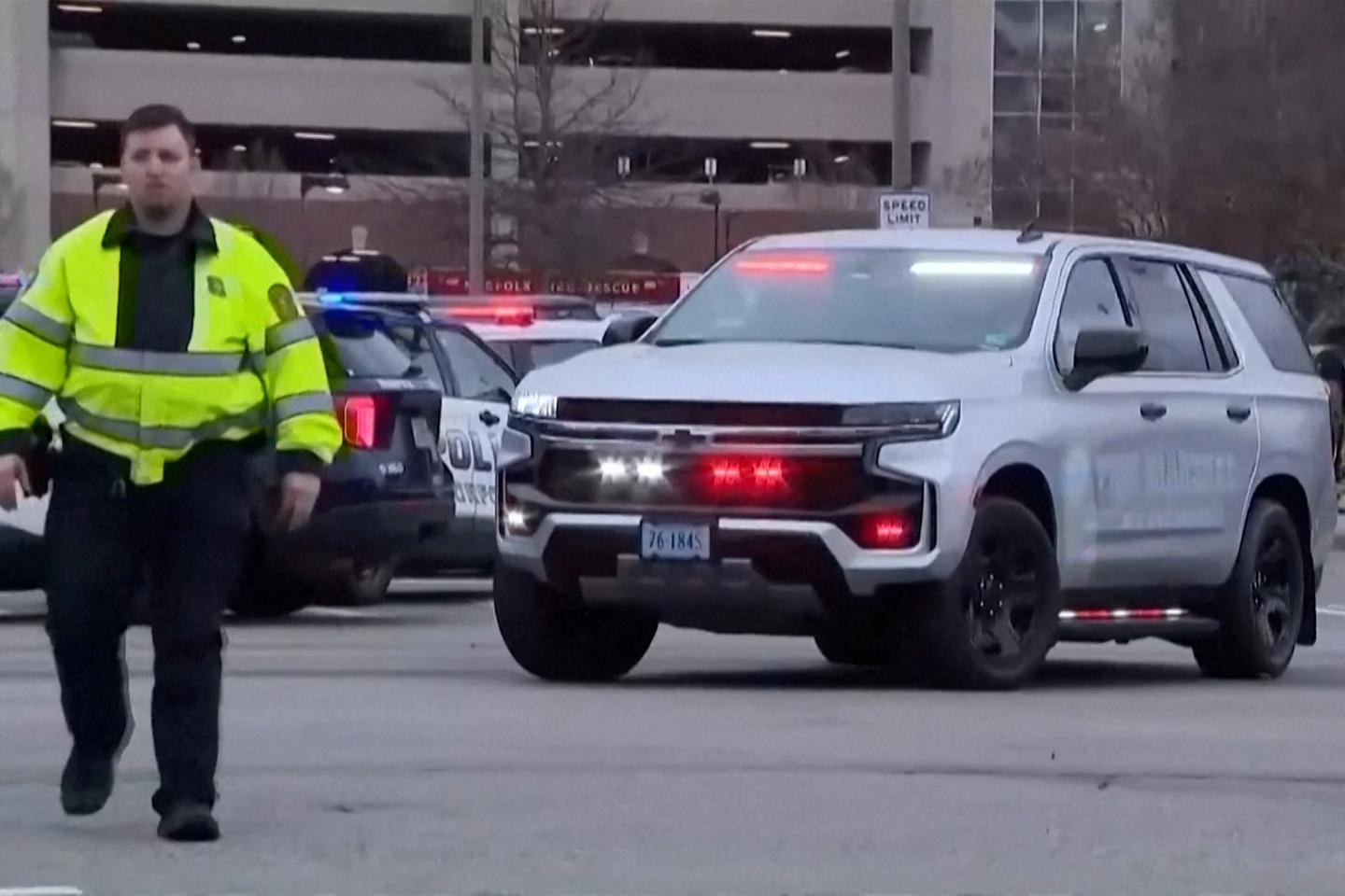 Gunman in fatal Virginia university shooting was IS supporter ...