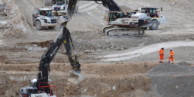 EU launches probe into French aid for new nuclear reactors