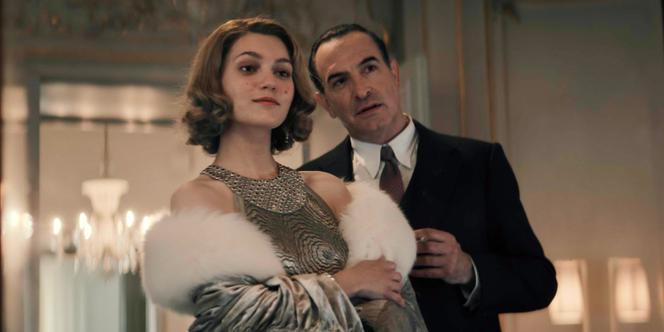 Nastya Golubeva (Corinne) et Jean Dujardin (Jean) dans « Les Rayons et les ombres », de Xavier Giannoli.