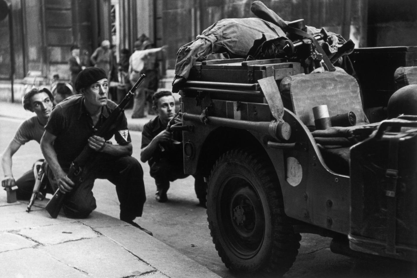 Robert Capa au Musée de la Libération de Paris, un photographe dans le feu de l’action