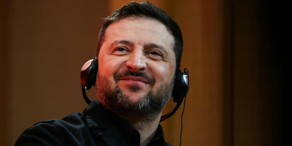 Volodymyr Zelensky lors de son intervention à Sciences Po, à Paris, le 13 mars 2026. - ALAIN JOCARD/AFP