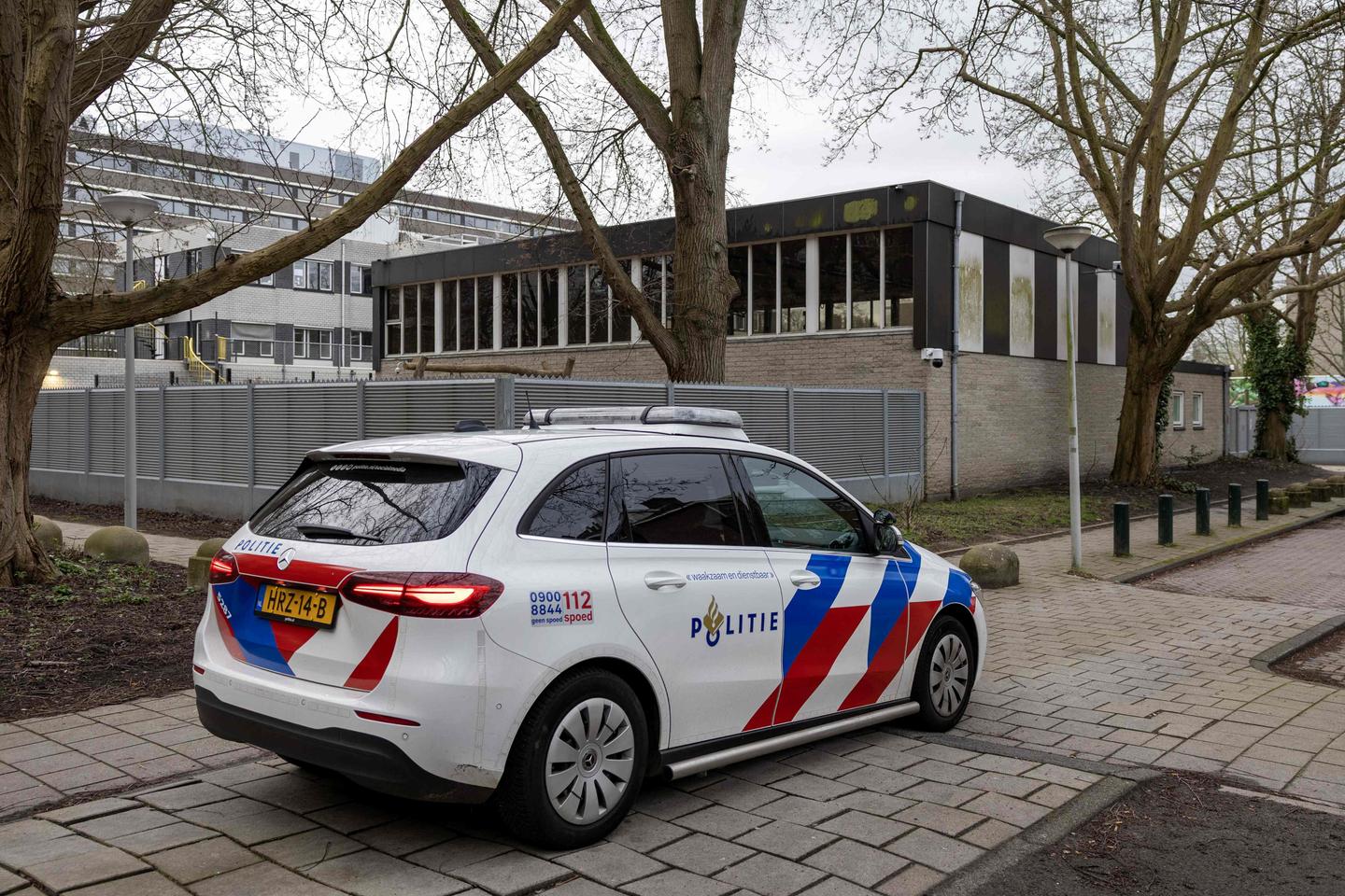Explosion devant une école juive d’Amsterdam, la maire dénonce « un acte lâche d’agression » contre la communauté juive