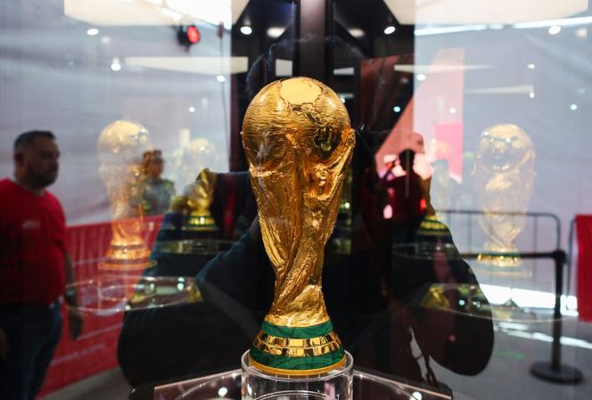 Le trophée de la Coupe du monde exposé au stade BBVA de Guadalupe, dans l’Etat de Nuevo Leon, au Mexique, le 14 mars 2026.