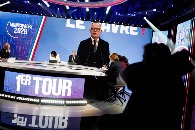 L’intervention d’Edouard Philippe au Havre, vue du plateau de BFM-TV, à Paris, le 15 mars 2026.