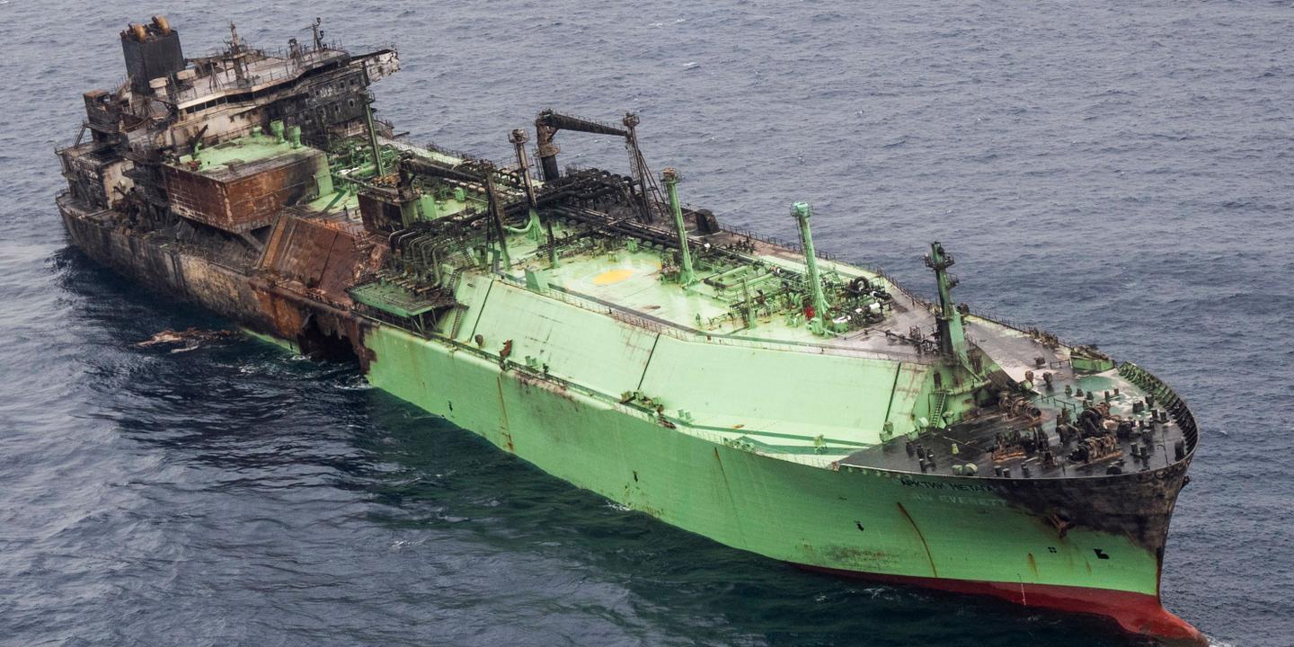 Une « bombe à retardement » écologique : un méthanier russe dérive, sans équipage, en Méditerranée