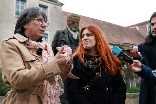 La maire de Besançon, Anne Vignot (Les Ecologistes), et Séverine Véziès (La France insoumise), à Besançon, le 16 mars 2026.