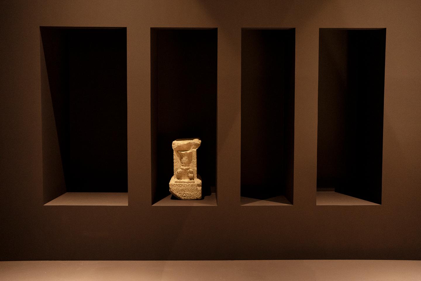 A l’Institut du monde arabe, l’exposition « Byblos, cité millénaire du Liban » privée d’œuvres par la guerre