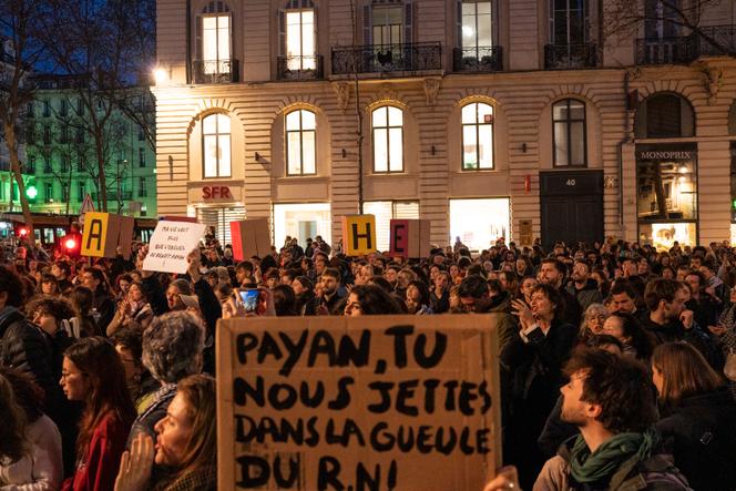 Rassemblement à l’appel du collectif Faisons front commun pour une fusion des listes de gauche, devant le QG de campagne de Benoît Payan, à Marseille, le 16 mars 2026.