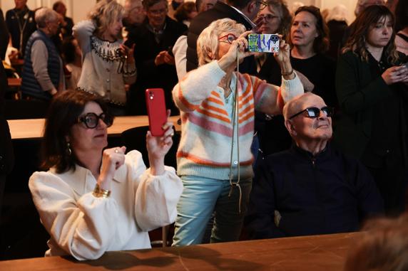 Des sympathisants d’Yves Foulon, à Arcachon (Gironde), le 15 mars 2026.