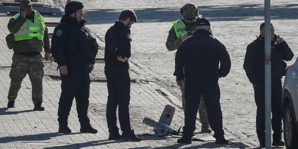 Un drone russe abattu à Kiev, le 16 mars 2026. - GLEB GARANICH/REUTERS