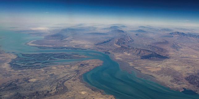 US says thwarts Iranian missile and drone attacks after strikes on target in Strait of Hormuz
