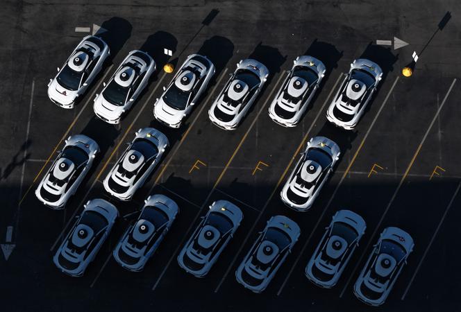 Des taxis autonomes Waymon à San Francisco, le 8 décembre 2025.