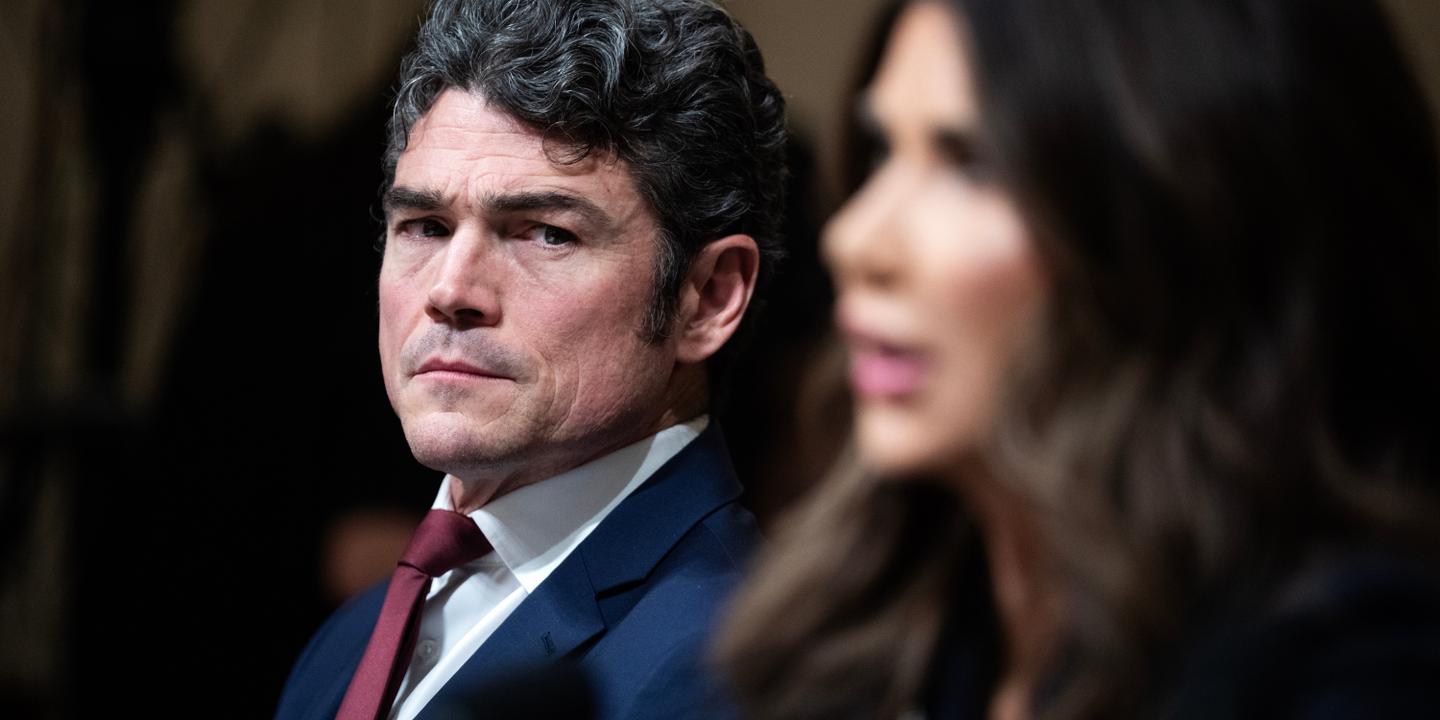 Aux Etats-Unis, le directeur du Centre national de lutte contre le terrorisme, Joe Kent, démissionne avec fracas pour dénoncer la guerre contre l’Iran