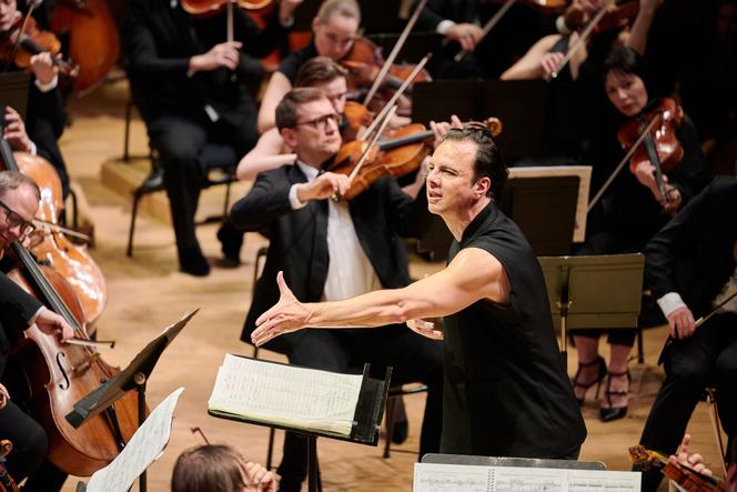 Vladimir Putin, the conductor of a 'special musical operation' in