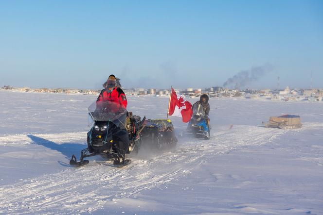 Des rangers canadiens, en patrouille dans le cadre de l’opération « Nanook », à Cambridge Bay (Canada), le 17 mars 2026. 
