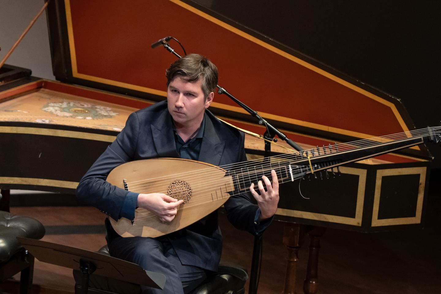 Le luthiste Thomas Dunford, ménestrel des temps modernes, entre baroque, jazz et pop