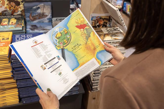 L’album « Astérix en Lusitanie », scénarisé par Fabcaro et dessiné par Didier Conrad, en vente à Nice, en octobre 2025.