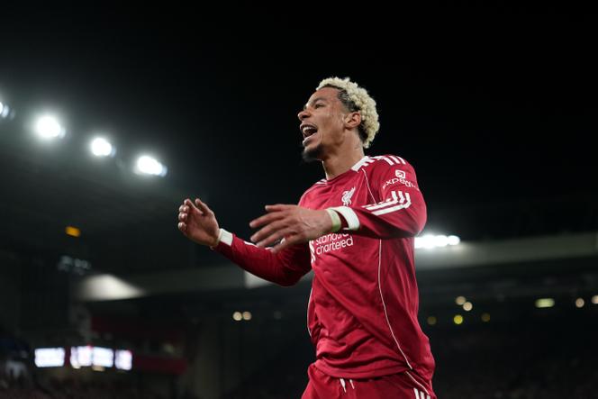 O atacante francês do Liverpool, Hugo Ekitiké, durante a partida de volta das oitavas de final da Liga dos Campeões entre seu clube e o Galatasaray, em Liverpool, Inglaterra, em 18 de março de 2026. 