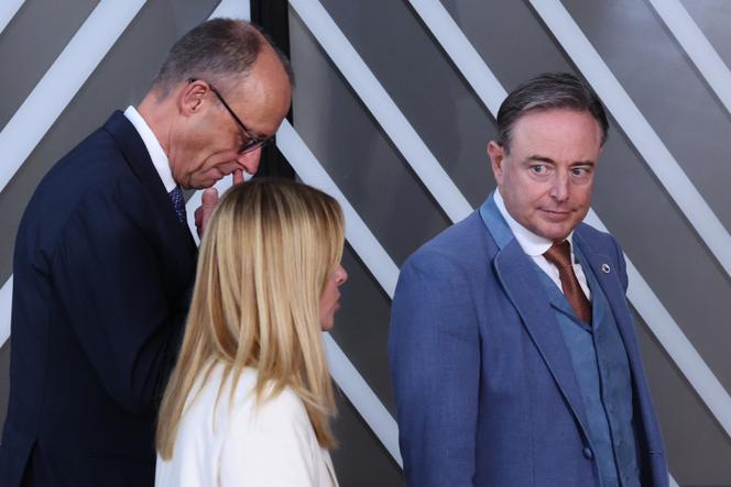 Friedrich Merz, chancelier allemand, Giorgia Meloni, première ministre italienne, et Bart De Wever, premier ministre belge, au sommet de l’Union européenne à Bruxelles, le 19 mars 2026.