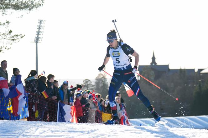 Julia Simon durante a prova de velocidade da Copa do Mundo de Biatlo em Oslo (Noruega), 19 de março de 2026.