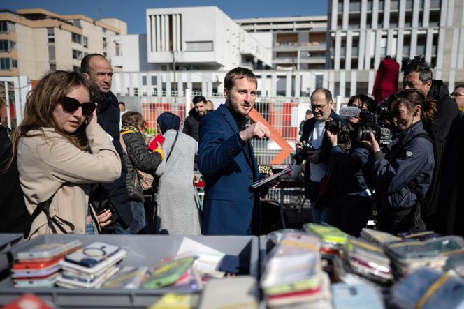 Deputado François Piquemal (La France insoumise), acompanhado por Manuel Bompard, coordenador do partido, durante visita de campanha a Toulouse (Haute-Garonne), 19 de março de 2026.