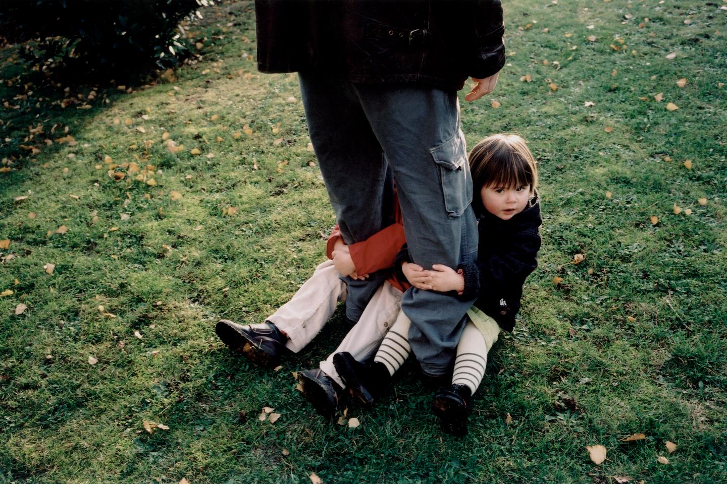 « Je n’ai pas donné assez à ma fille aînée, mais je suis à fond pour la cadette » : la paternité saison 2, vingt ans plus tard