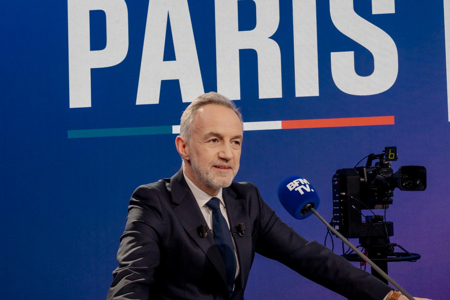 Emmanuel Grégoire accuse Emmanuel Macron d’être « personnellement intervenu » en faveur du retrait de Sarah Knafo des municipales à Paris, ce que le chef d’Etat dément