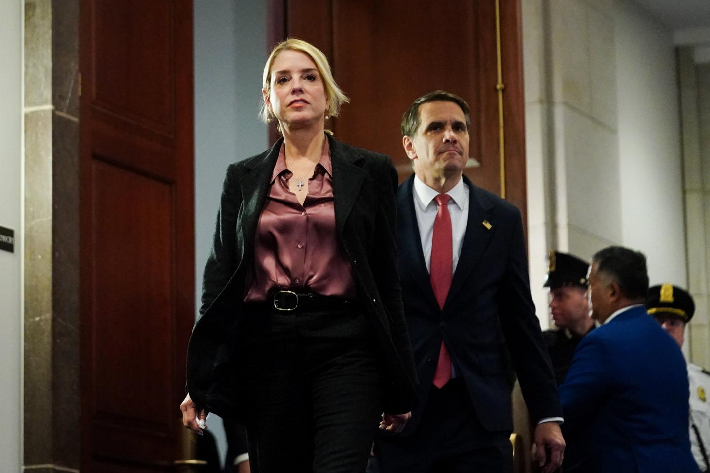 Pam Bondi, limogée par Donald Trump, va quitter le ministère de la justice américain