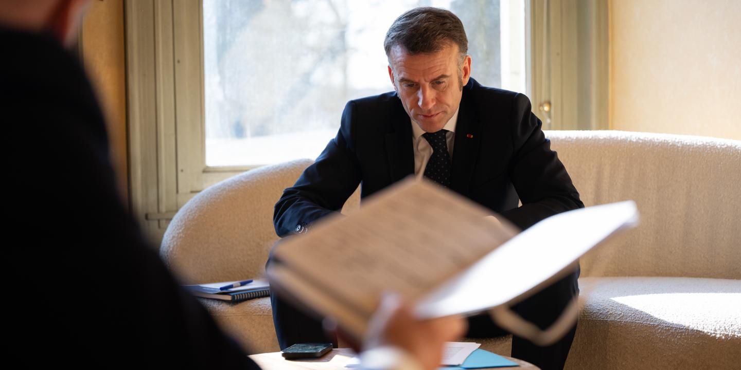 Le rôle d'Emmanuel Macron dans la campagne municipale parisienne suscite des interrogations