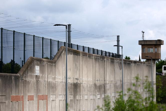 Le mur d’enceinte à la prison de Villepinte (Seine-Saint-Denis), le 15 avril 2025.