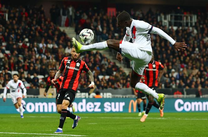Le joueur du PSG NUno Mendes, à Nice, le 21 mars 2026.
