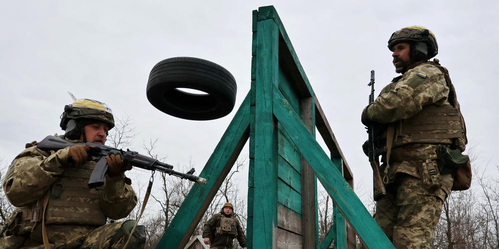 Exercice de l’armée ukrainienne sur un terrain d’entraînement dans l’oblast de Zaporijia (Ukraine), le 21 mars 2026. - UKRAINIAN ARMED FORCES/VIA REUTERS