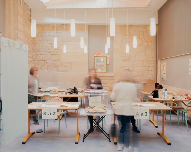 Numa assembleia de voto em Paris, 22 de março de 2025.