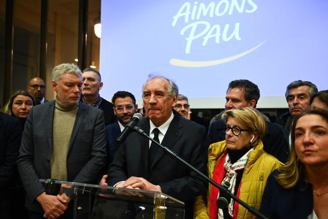Le maire sortant (MoDem) de Pau, François Bayrou, au soir de sa défaite aux municipales, le 22 mars 2026.