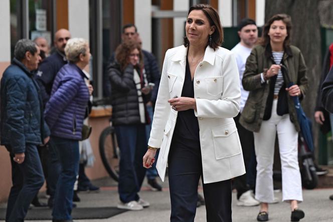 Laure Lavalette, candidate du RN à la mairie de Toulon, après avoir voté lors du second tour des élections municipales, le 22 mars 2026.  