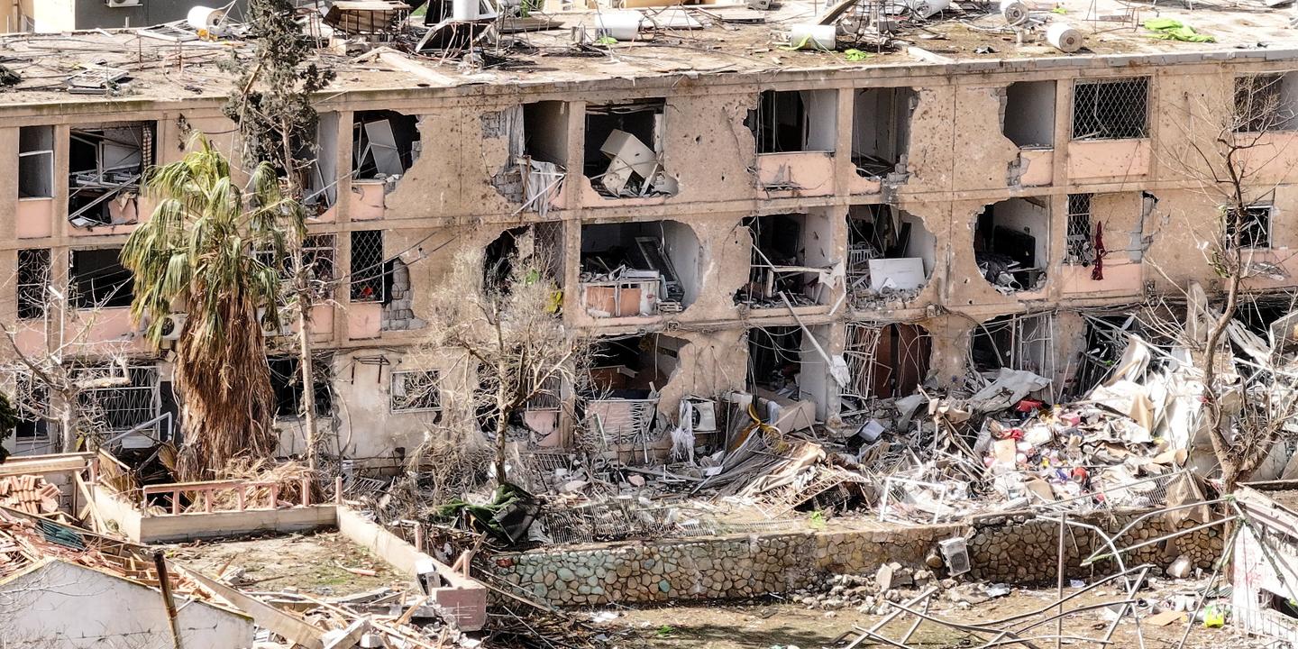 Les images des attaques iraniennes sur les villes israéliennes d’Arad et Dimona, qui ont fait une centaine de blessés