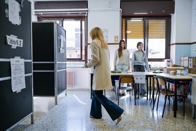 A Presidente do Conselho Italiano, Giorgia Meloni, durante a votação do referendo sobre a reforma judicial, em Roma, 23 de março de 2026.