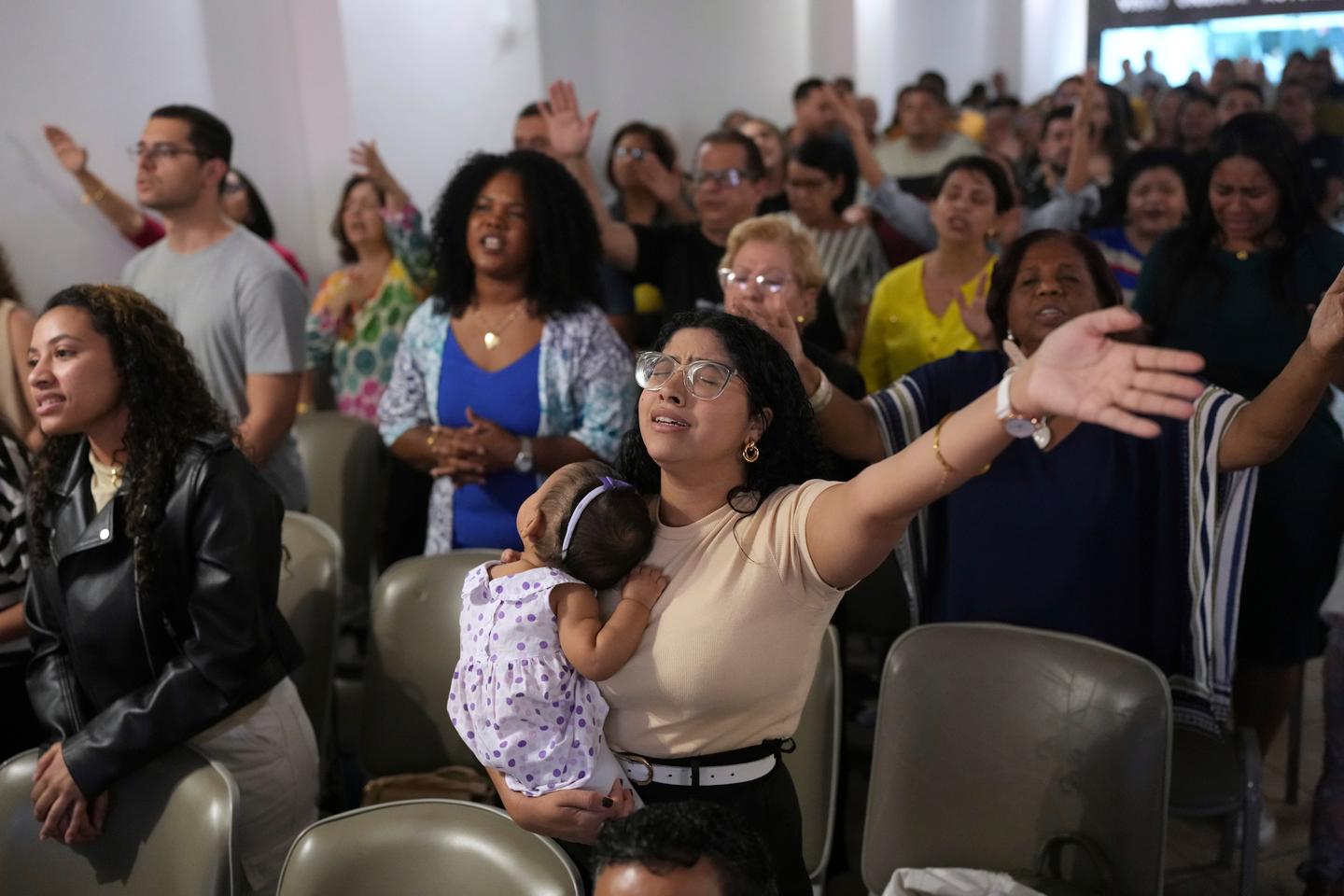 Au Brésil, les églises évangéliques se modernisent pour attirer les jeunes branchés