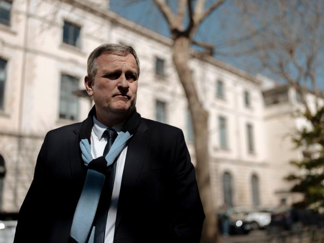 O prefeito de Perpignan Louis Aliot (Rally Nacional), em Carcassonne, 18 de março de 2026.