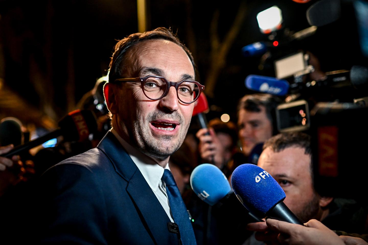 L’extinction de l’éclairage public, un nouveau clivage politique attisé par les discours de droite et d’extrême droite